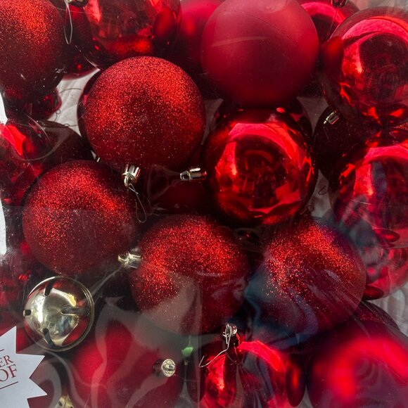 CHRISTMAS Ornaments: Christmas Red Shatterproof variety Glitter, Satin, Chrome - Picture 4 of 4